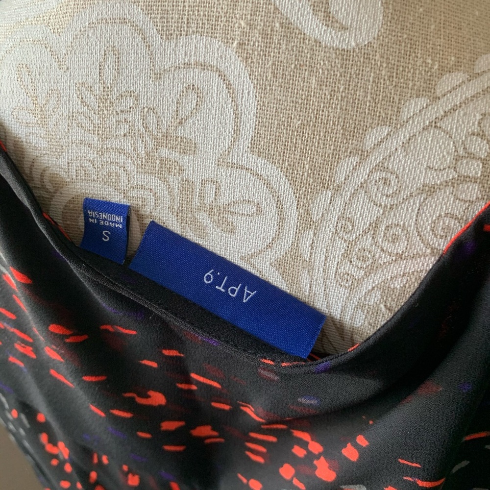 • ♥️APT. 9 blouse, size S ♥️• - Picture 5 of 5